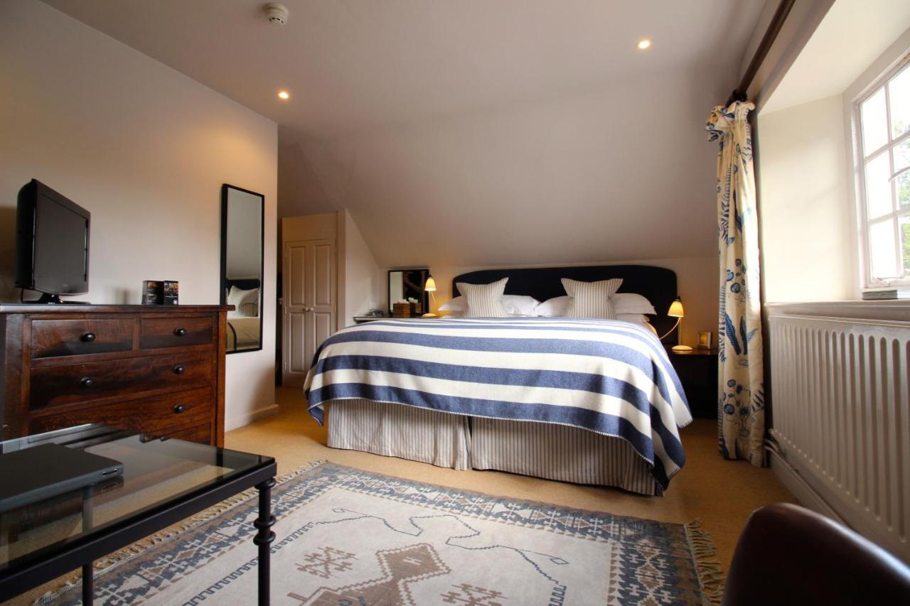The Hare & Hounds Hotel Tetbury Luaran gambar