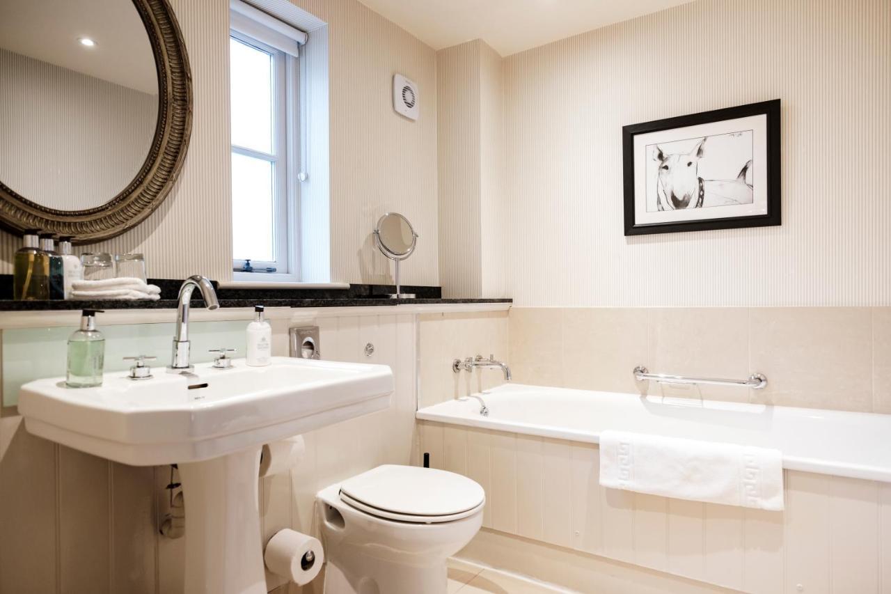 The Hare & Hounds Hotel Tetbury Luaran gambar