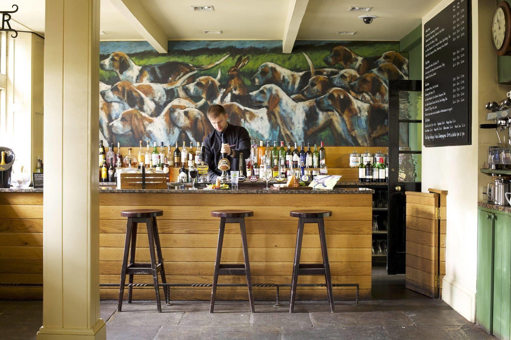 The Hare & Hounds Hotel Tetbury Luaran gambar
