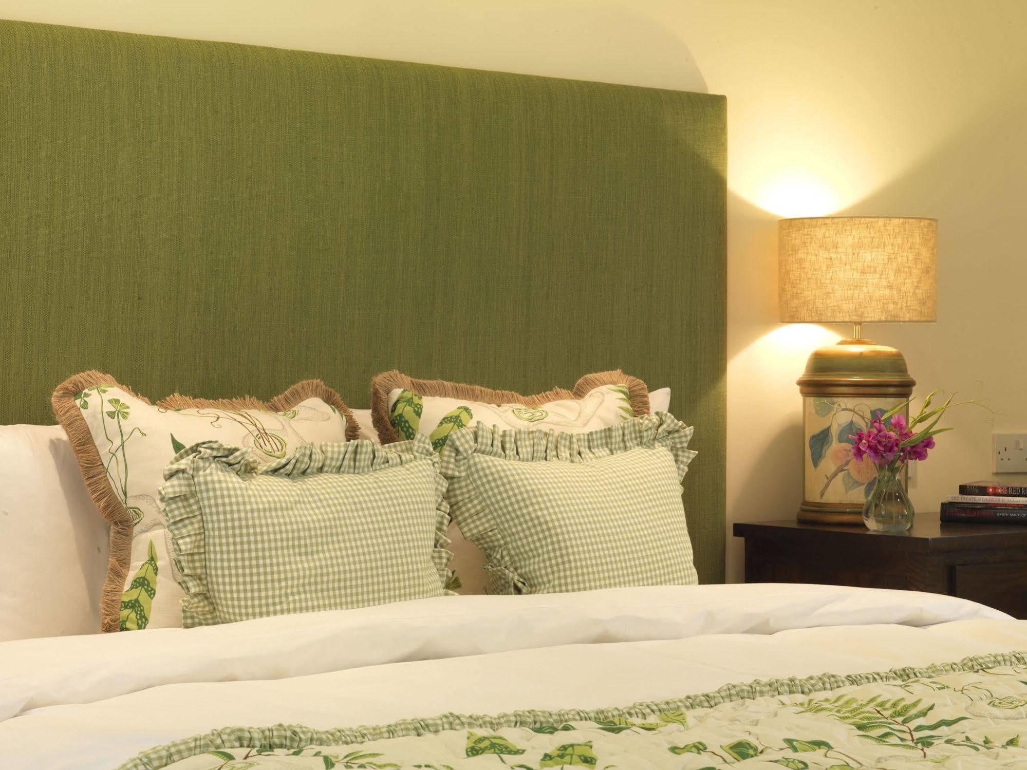 The Hare & Hounds Hotel Tetbury Luaran gambar