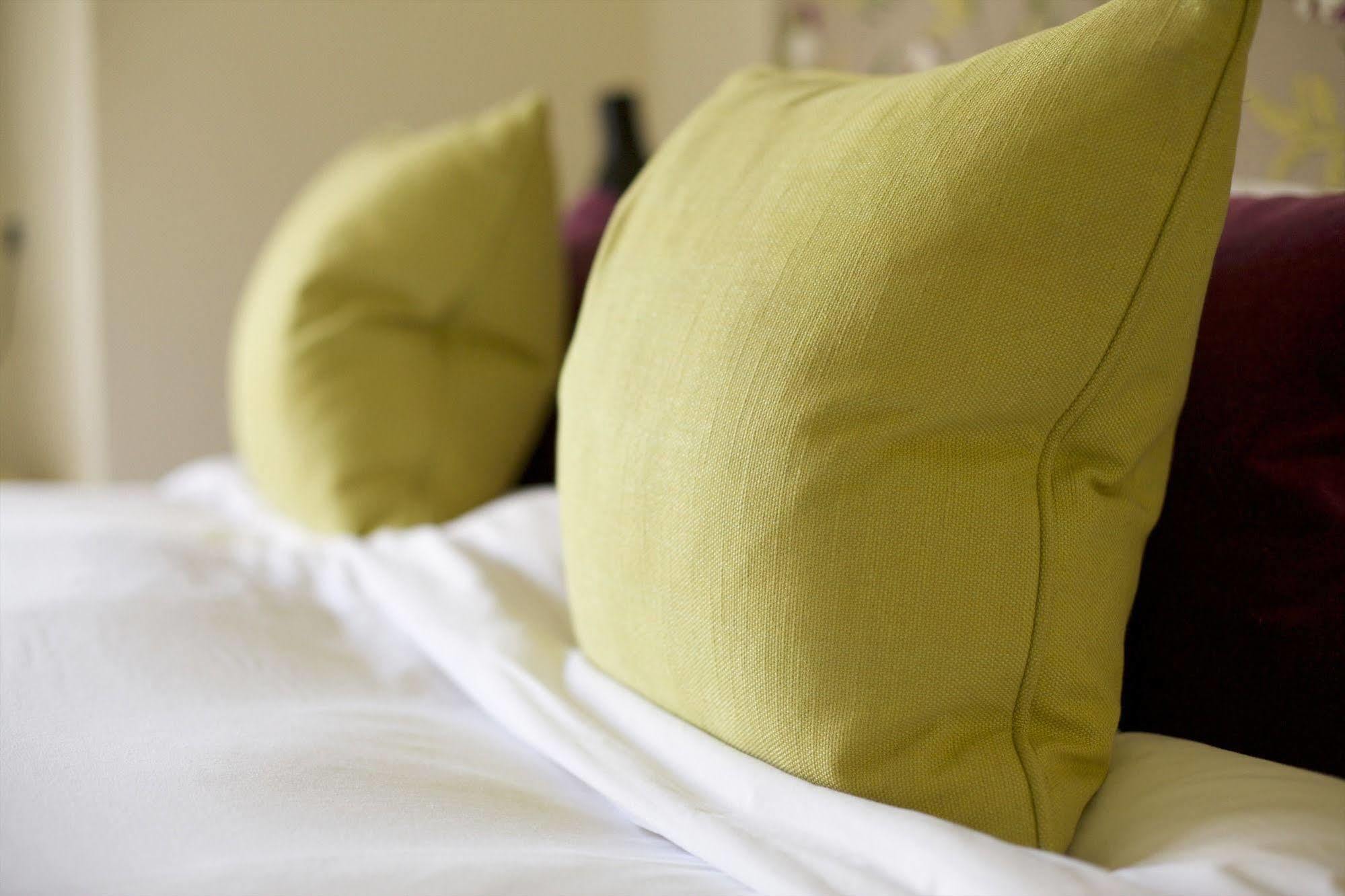 The Hare & Hounds Hotel Tetbury Luaran gambar
