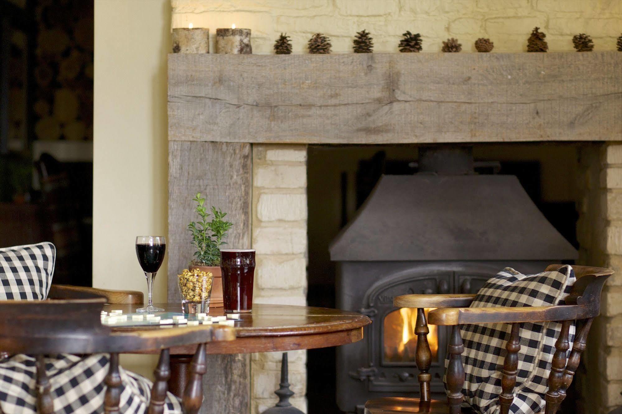 The Hare & Hounds Hotel Tetbury Luaran gambar